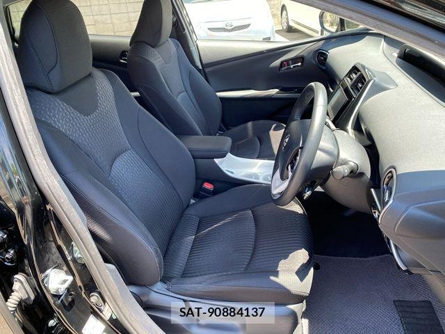 Toyota PRIUS 2017-06 8075162-15