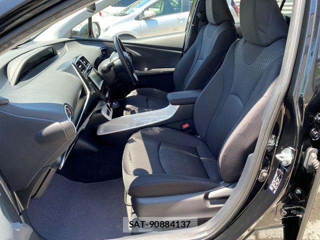 Toyota PRIUS 2017-06 8075162-16