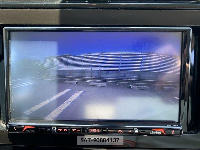 Toyota PRIUS 2017-06 8075162-21