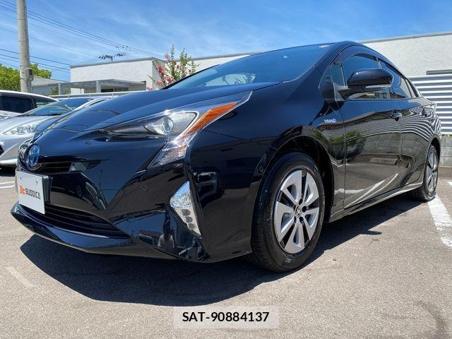 Toyota PRIUS 2017-06 8075162-3