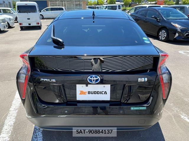 Toyota PRIUS 2017-06 8075162-7