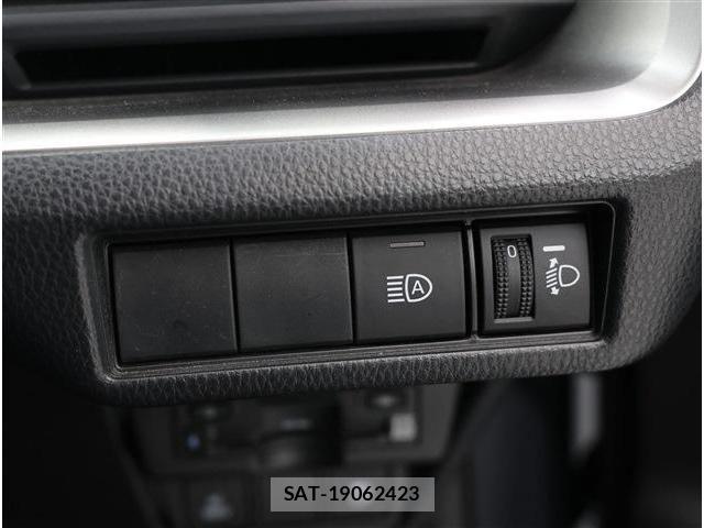 Toyota PRIUS 2023-04 8101261-12