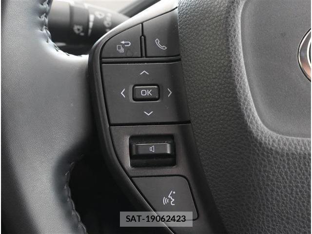 Toyota PRIUS 2023-04 8101261-13