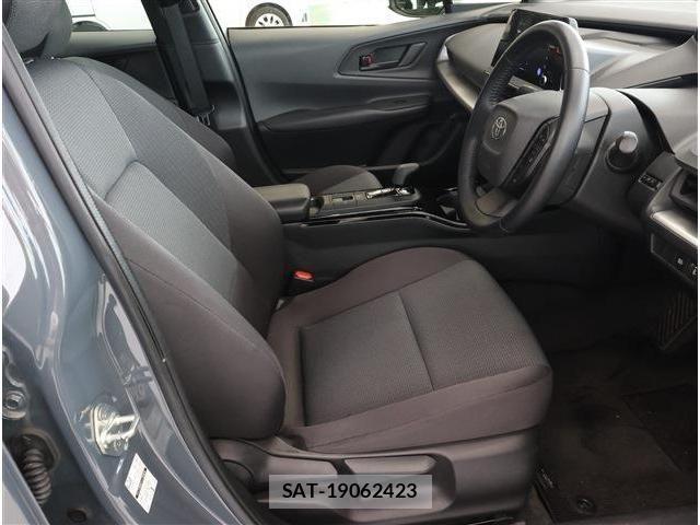 Toyota PRIUS 2023-04 8101261-15