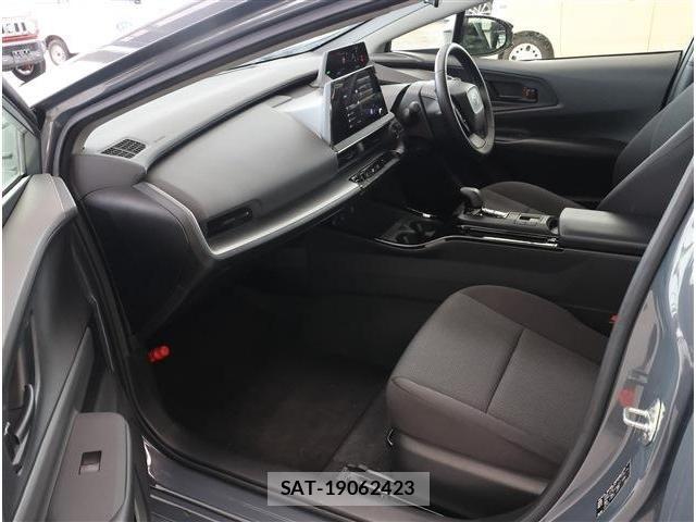 Toyota PRIUS 2023-04 8101261-17