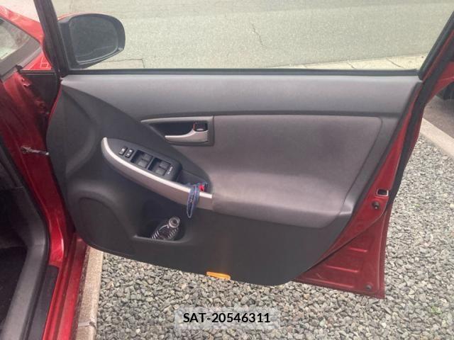 Toyota PRIUS 2011-07 8101353-11