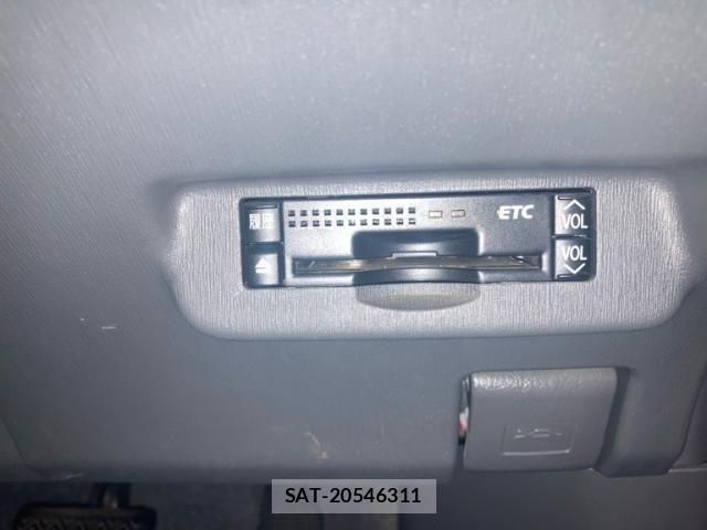 Toyota PRIUS 2011-07 8101353-14