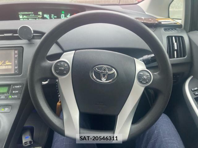 Toyota PRIUS 2011-07 8101353-21
