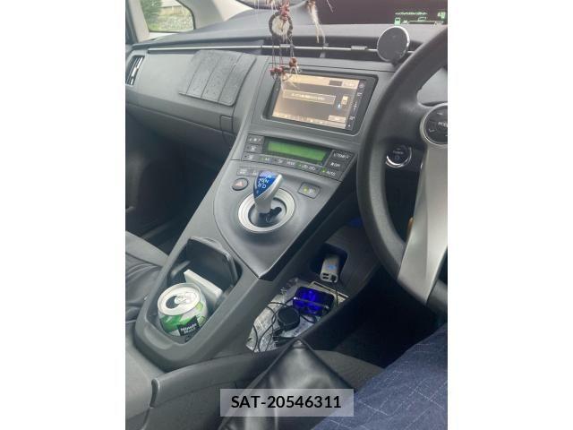 Toyota PRIUS 2011-07 8101353-25