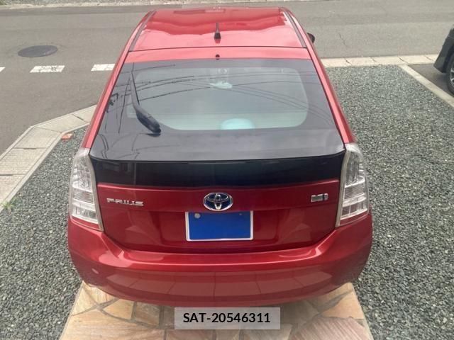 Toyota PRIUS 2011-07 8101353-5