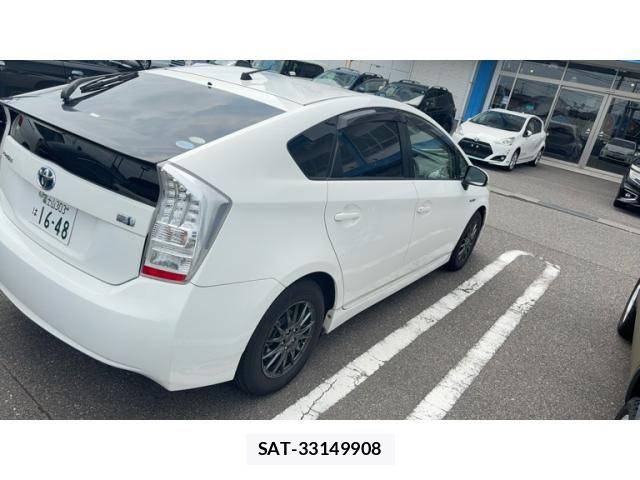 Toyota PRIUS 2011-06 8101308-2