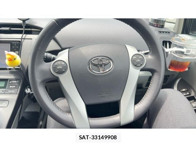 Toyota PRIUS 2011-06 8101308-5