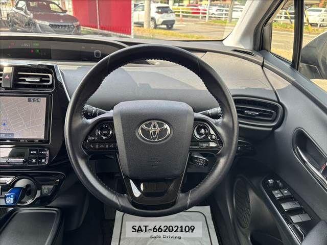 Toyota PRIUS 2019-06 8101277-11