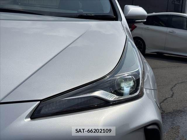Toyota PRIUS 2019-06 8101277-12