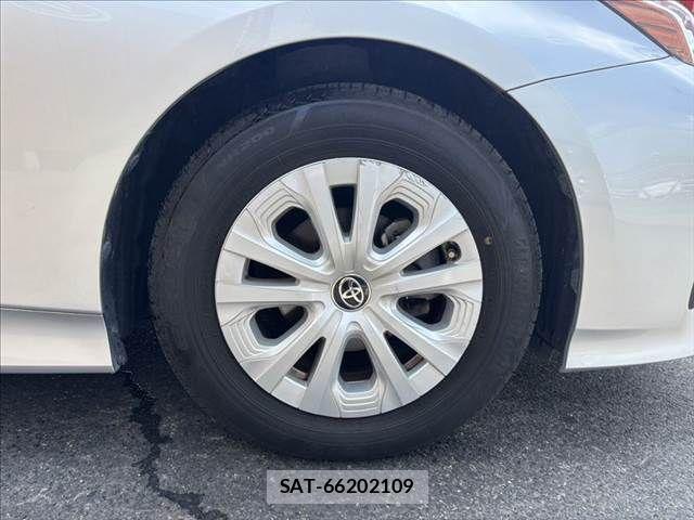 Toyota PRIUS 2019-06 8101277-14