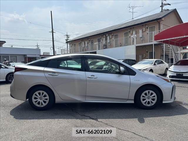 Toyota PRIUS 2019-06 8101277-18