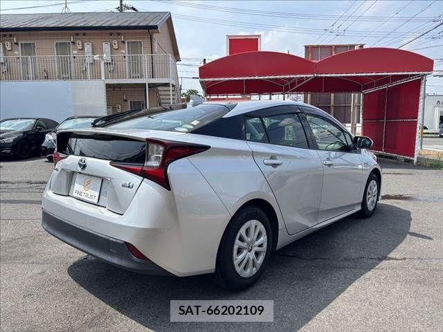 Toyota PRIUS 2019-06 8101277-19