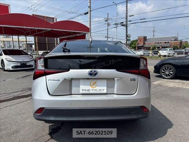 Toyota PRIUS 2019-06 8101277-20