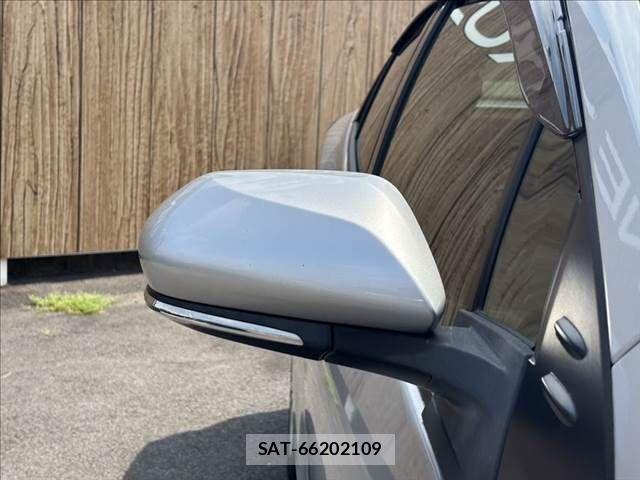 Toyota PRIUS 2019-06 8101277-28