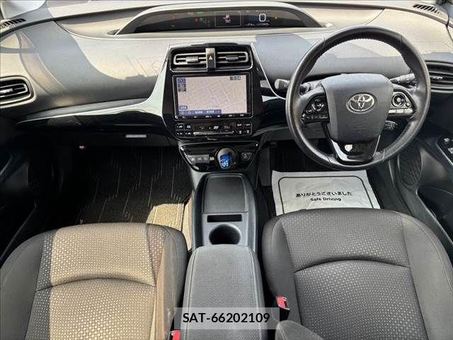 Toyota PRIUS 2019-06 8101277-2