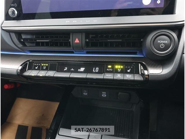Toyota PRIUS 2024-12 8101240-11