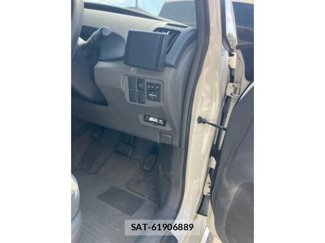 Toyota PRIUS 2010-03 8101331-14