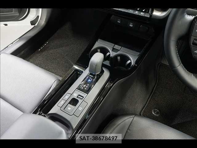 Toyota PRIUS 2023-11 8101234-11