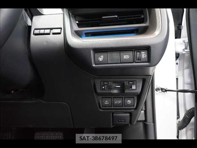 Toyota PRIUS 2023-11 8101234-13