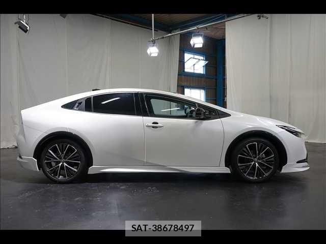 Toyota PRIUS 2023-11 8101234-15