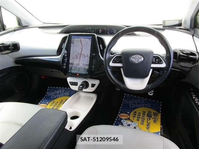 Toyota PRIUS 2017-11 8101281-1