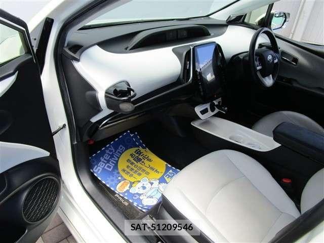 Toyota PRIUS 2017-11 8101281-24