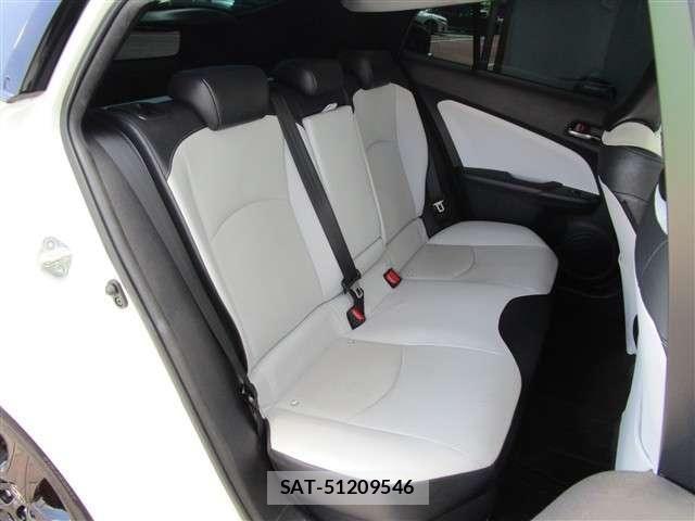 Toyota PRIUS 2017-11 8101281-25