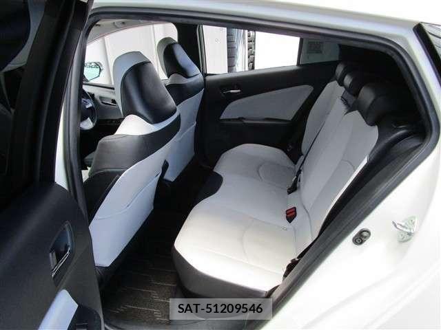 Toyota PRIUS 2017-11 8101281-26
