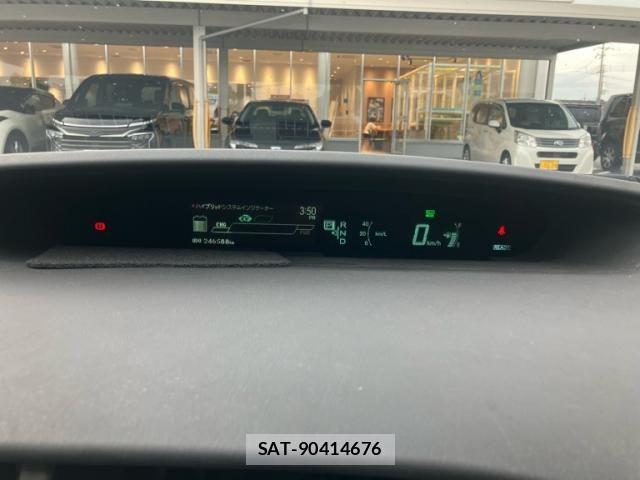 Toyota PRIUS 2012-10 8101337-16