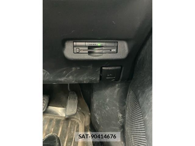 Toyota PRIUS 2012-10 8101337-18