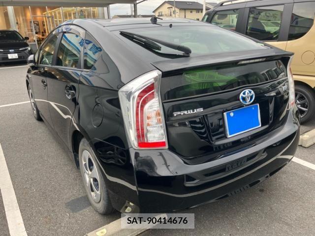 Toyota PRIUS 2012-10 8101337-2