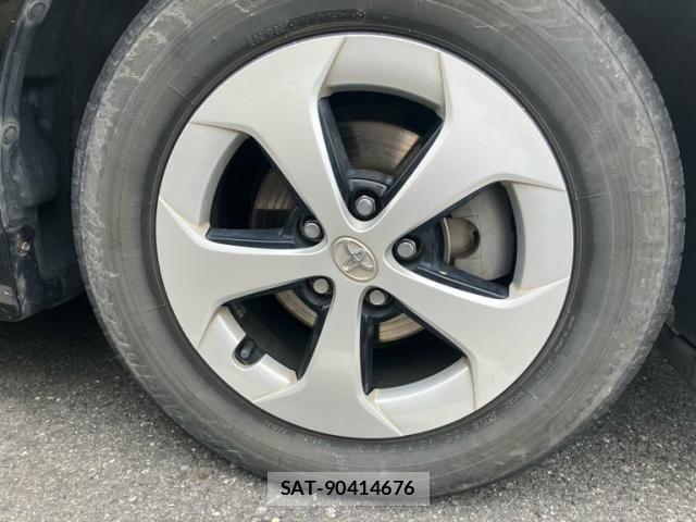 Toyota PRIUS 2012-10 8101337-4