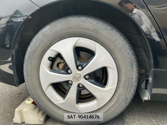 Toyota PRIUS 2012-10 8101337-5