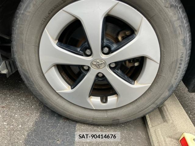Toyota PRIUS 2012-10 8101337-6