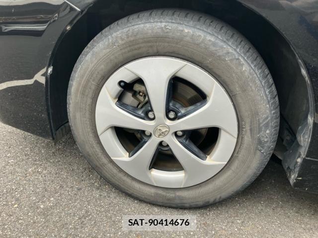 Toyota PRIUS 2012-10 8101337-7
