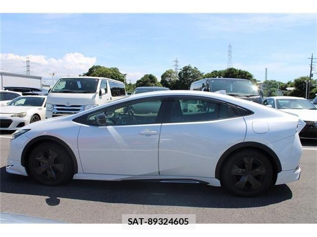 Toyota PRIUS 2023-05 8101252-9