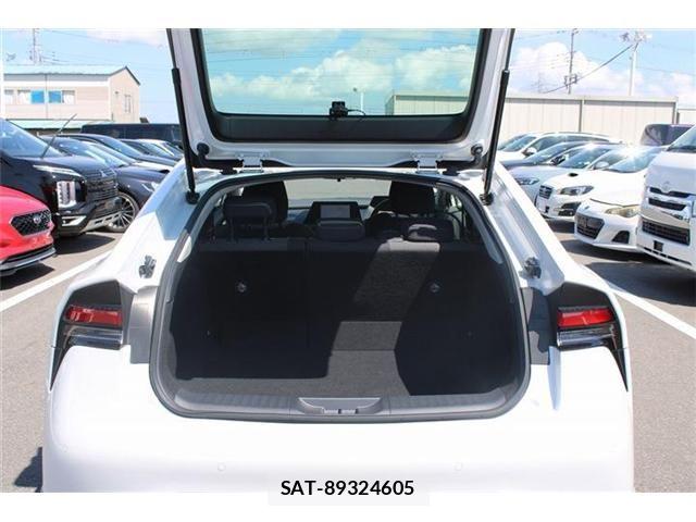 Toyota PRIUS 2023-05 8101252-15