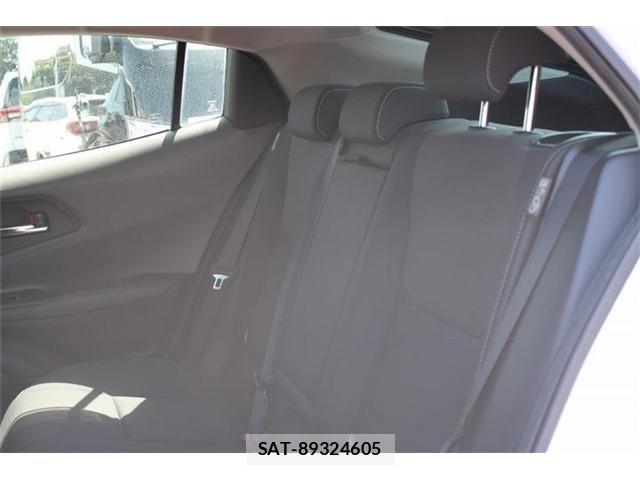 Toyota PRIUS 2023-05 8101252-17