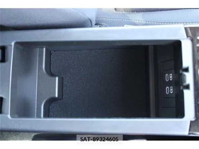 Toyota PRIUS 2023-05 8101252-26