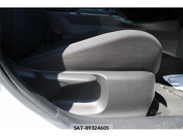 Toyota PRIUS 2023-05 8101252-27