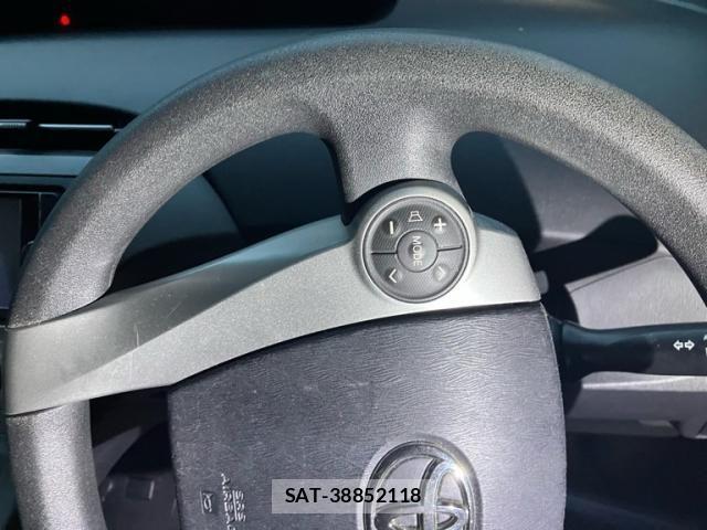 Toyota PRIUS 2012-05 8101326-15