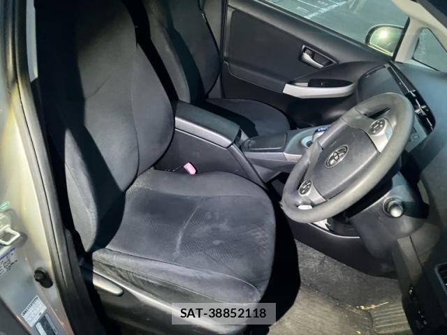 Toyota PRIUS 2012-05 8101326-17