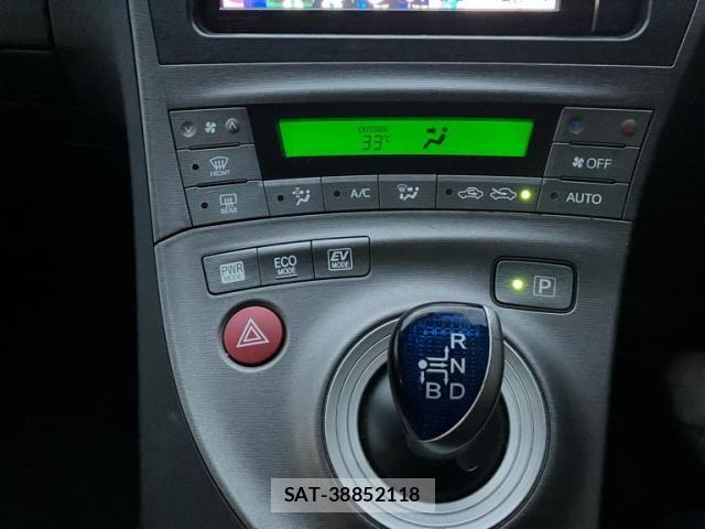 Toyota PRIUS 2012-05 8101326-23
