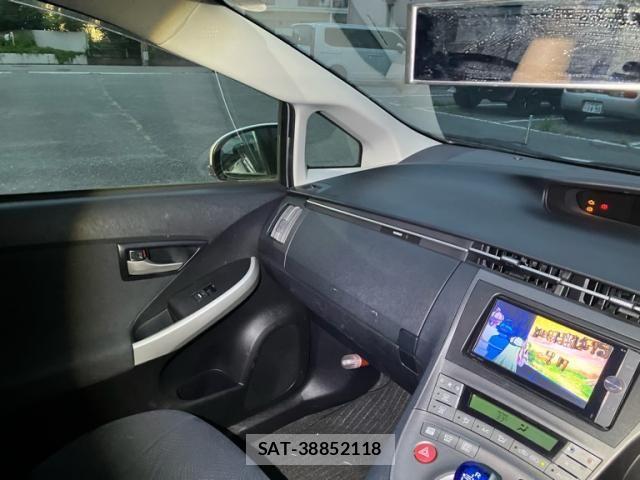 Toyota PRIUS 2012-05 8101326-25