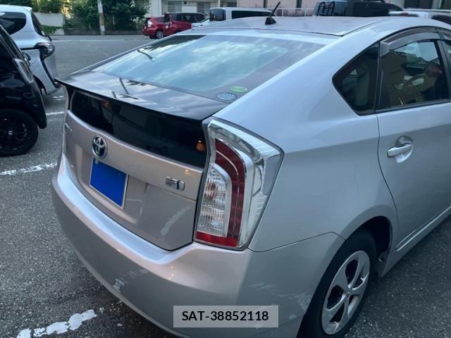 Toyota PRIUS 2012-05 8101326-2